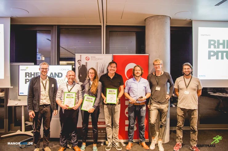 Olaf holt für Welect den ersten Preis beim Rheinland Pitch "AdTech & E-Commerce" bei L'Oreal
